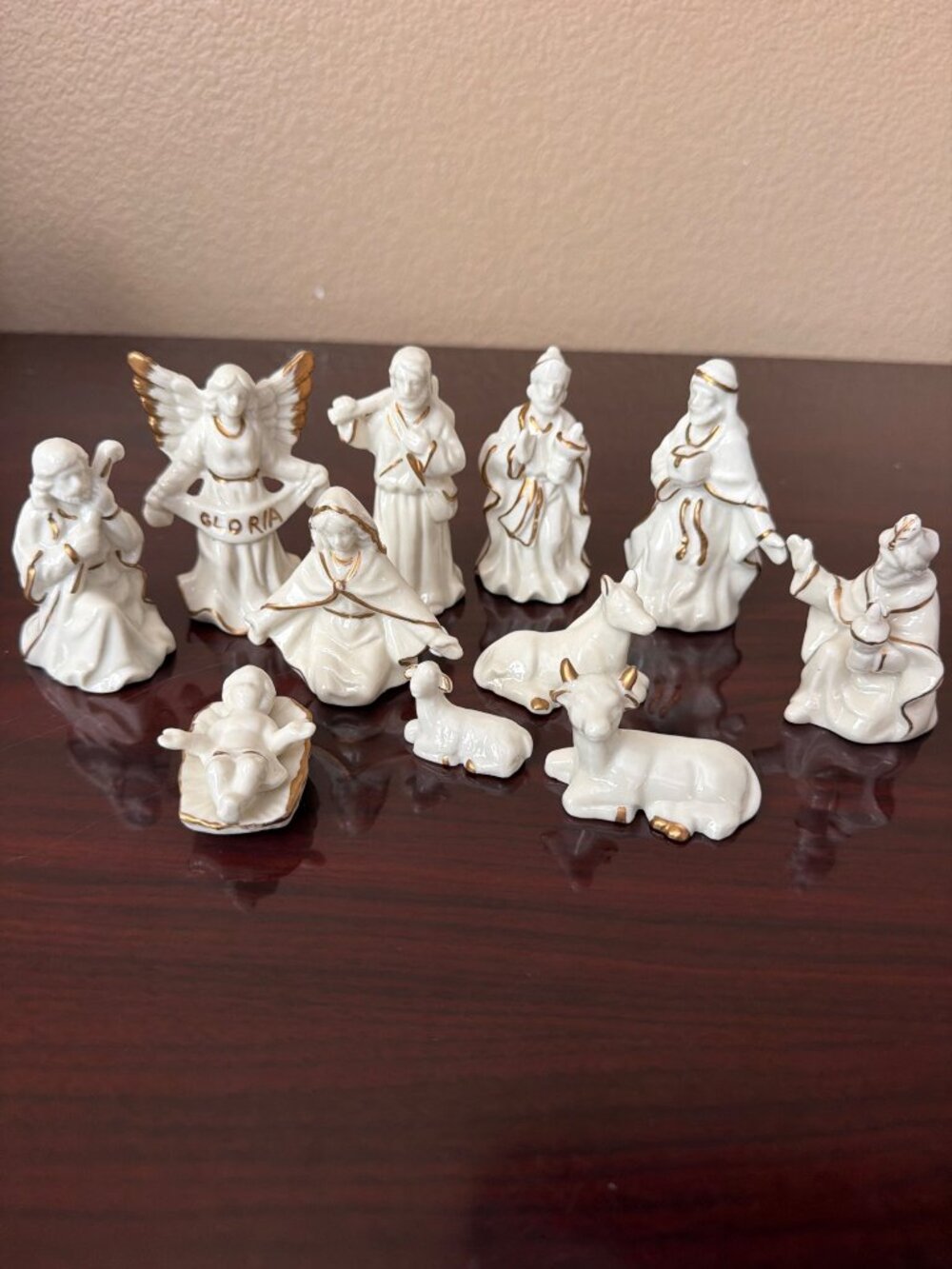 2005 JCPenney Town of Bethlehem Porcelain Nativity Set 12 Piece Gold - Picture 10 of 16